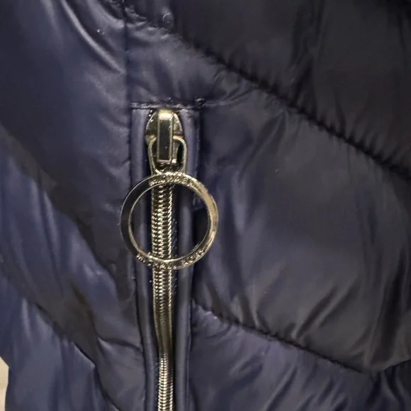 Michael, Michael Kors packable Navy jacket like new - Picture 4 of 5